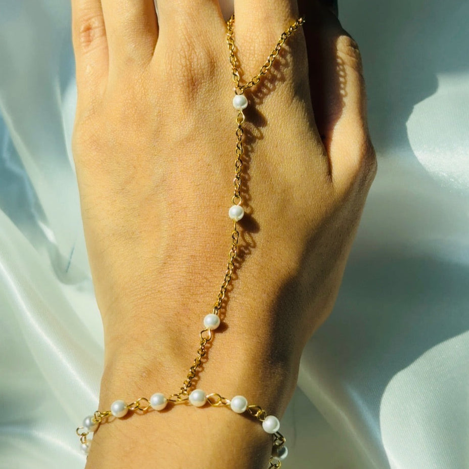 Elara Pearl Hand Harness