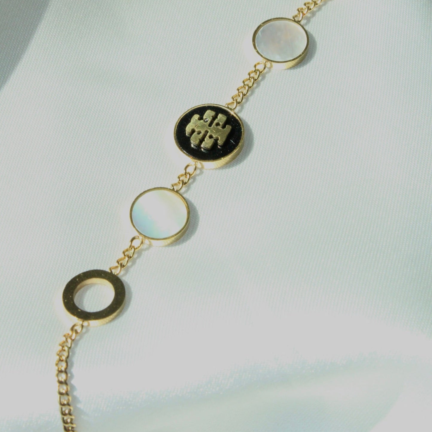 Tornia Circle Bracelet