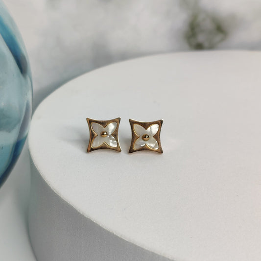 Nova Clover Studs