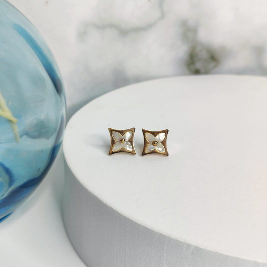 Leanne clover studs
