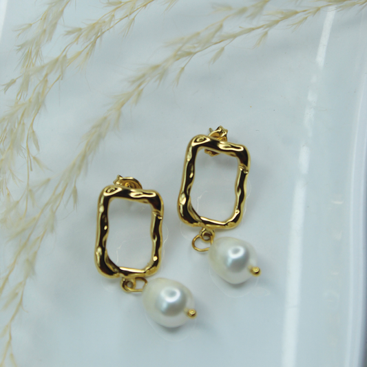 Regal Poise earrings
