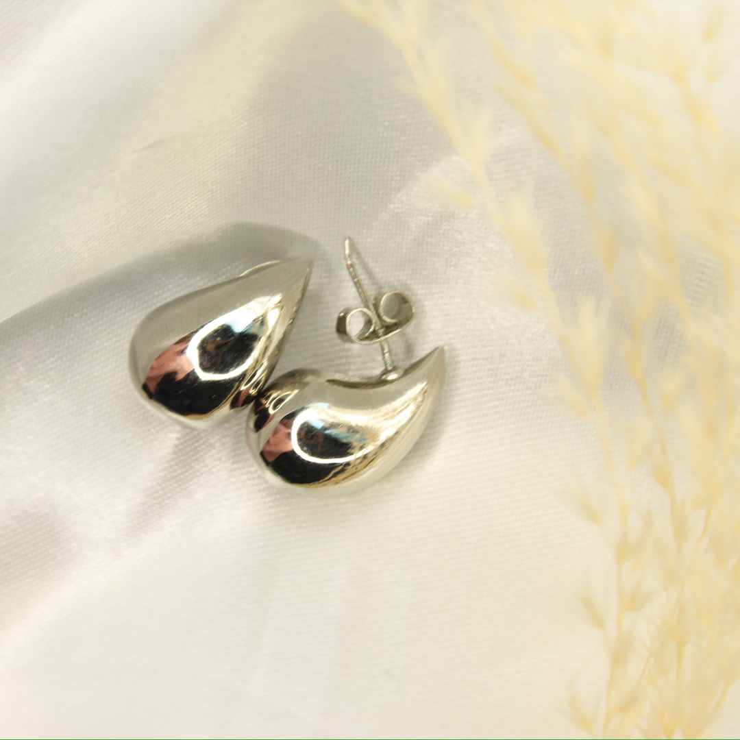 Tear drop small earrings