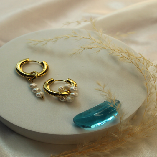 Charming Pearl opposite earrings